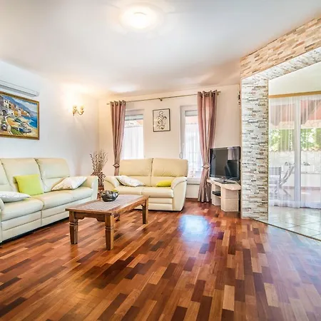 Villa Anica *